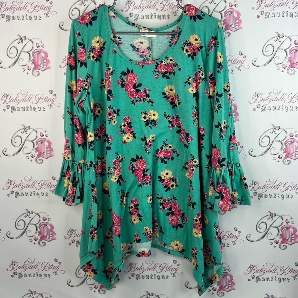 Bobbie Brooks long sleeve asymmetrical hem fairy flowers Teal Floral Blouse